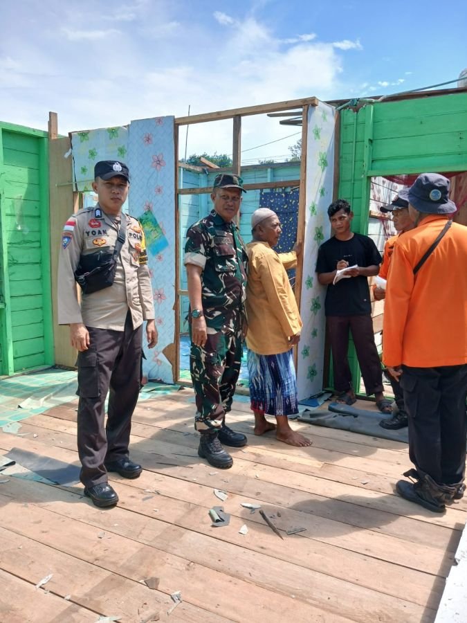 PENDAMPINGAN PENYALURAN BANTUAN BENCANA ANGIN PUTING BELIUNG
 
 