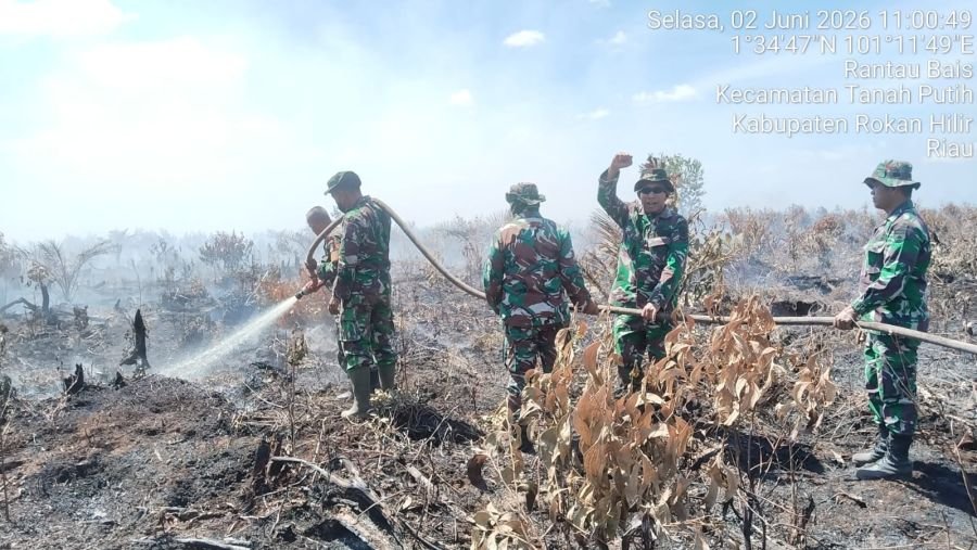 Pendinginan Karhutla  hari ke - 4 di Wilayah Kep.Rantau Bais Kec.Tanah Putih  Kab. Rohil.