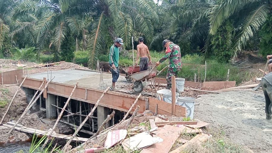 Pengecoran Lantai Atas Dikebut, Jembatan Garuda Kubu Capai 90 Persen