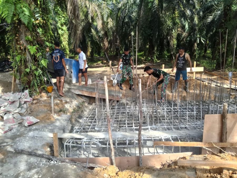 Pengecoran Pondasi Abutment Jembatan Perintis Garuda Resmi Dimulai