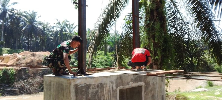 Pengelasan Tiang dan Pemasangan sling atas