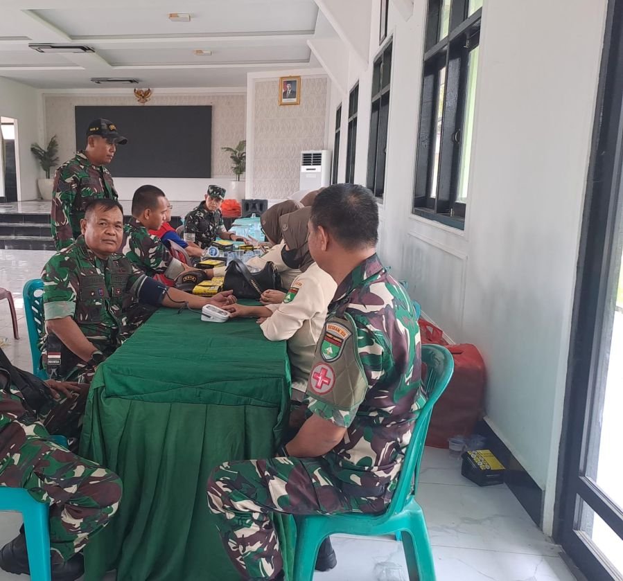 Pengobatan Gratis Warnai HUT TNI ke-81, Koramil 03/Tempuling Turut Terlibat