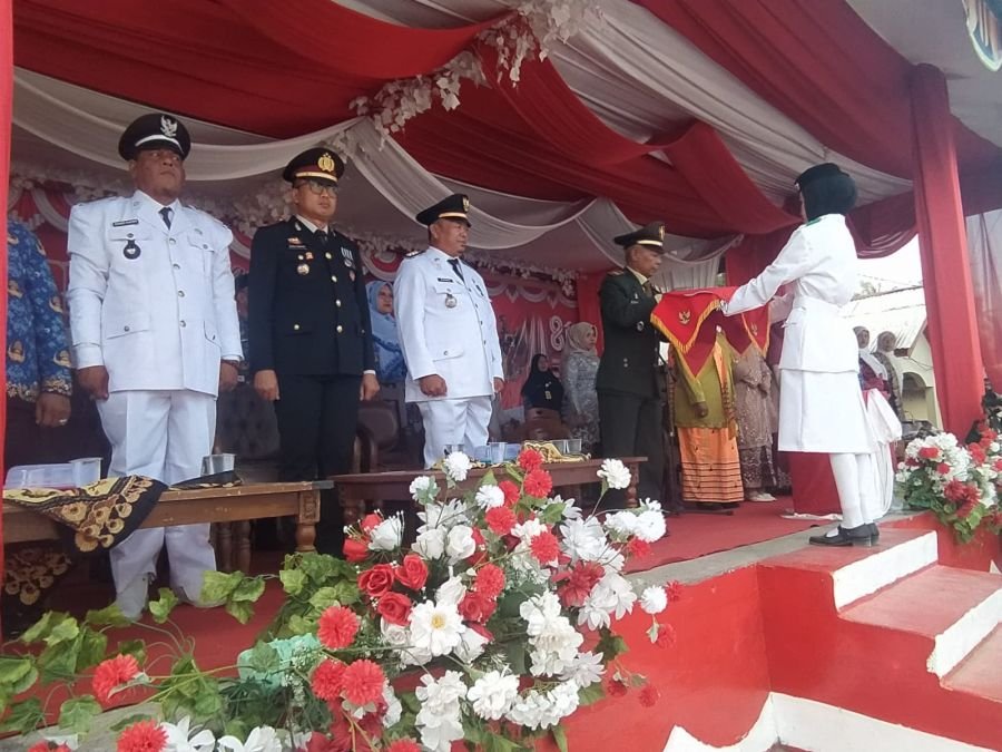 Penurunan Bendera HUT ke-81 RI di Pulau Burung Berlangsung Khidmat, Ribuan Warga Antusias