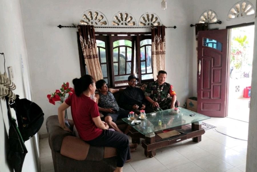 Penyuluhan dan Himbauan Penggunaan Media serta Pencegahan Penyebaran Berita Bohong di Desa Mamut