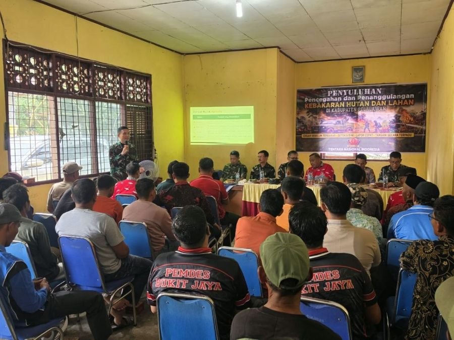 Penyuluhan Karhutla Digelar di Ukui, Babinsa Perkuat Kesiapsiagaan Wilayah