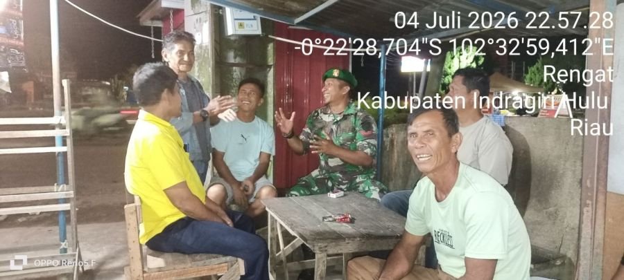 Peran Aktif Babinsa Koramil 01/Rengat Melaksanakan Patroli Malam Di wilayah Binaan