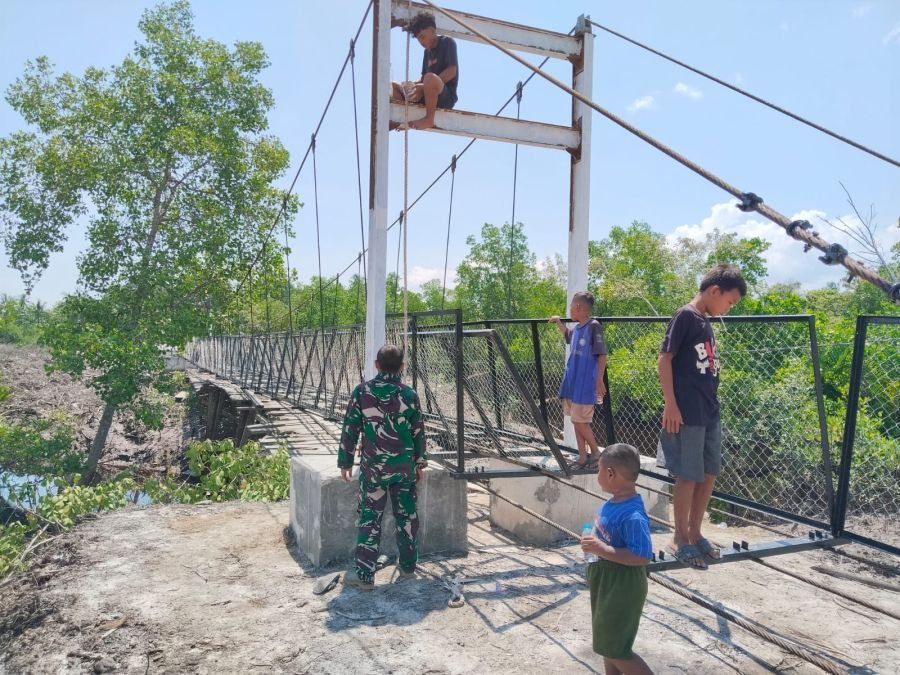 Percepat Konektivitas Wilayah, Kodim 0320/Dumai Intensifkan Pembangunan Jembatan Gantung Garuda*