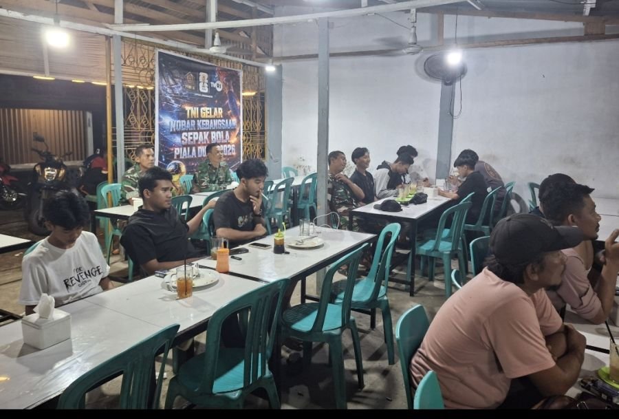 Pererat Kemanunggalan, Koramil 01/Bangko Gelar Nobar Piala Dunia 2026 Bersama Warga