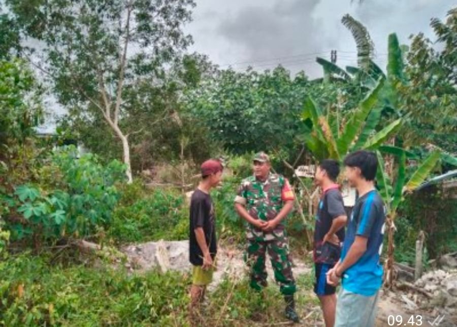 Pererat Kemanunggalan TNI dan Rakyat, Babinsa Desa Ceruk Ajak Pemuda Jaga Keamanan dan Jauhi Narkoba