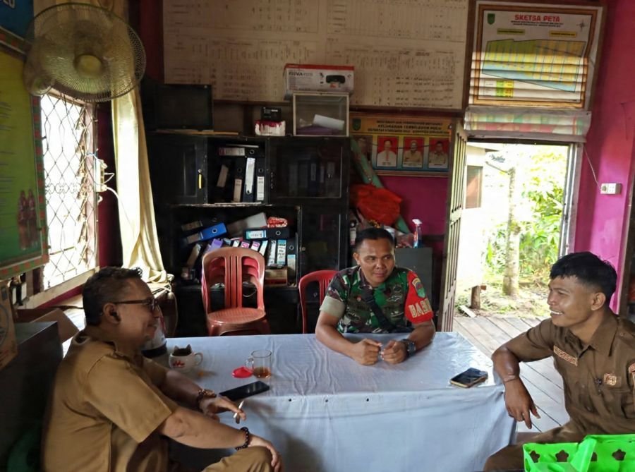 Pererat Kemitraan, Babinsa 01/Tembilahan Serda Ronald Manalu Gelar Komunikasi Sosial