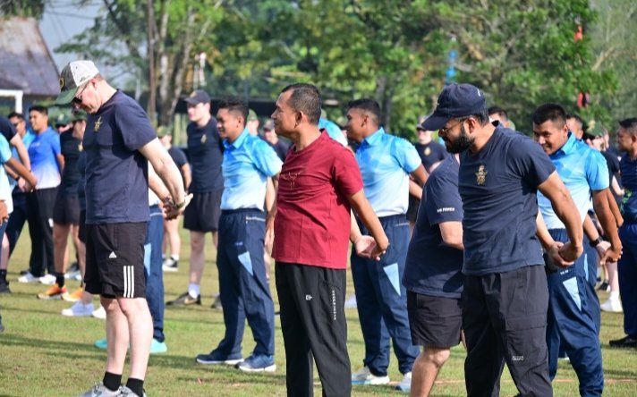 Pererat Persaudaraan, TNI AU dan RAAF Gelar Olahraga Bersama dan Lomba Agustusan di Lanud RSN