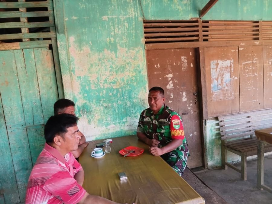 Pererat Silaturahmi, Babinsa Koramil 08/KM Laksanakan Komsos Bersama Warga Binaan