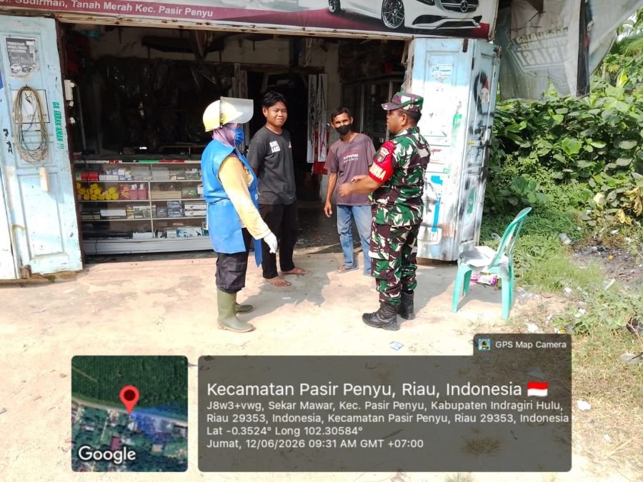 Pererat Silaturahmi, Babinsa Koramil 04/PP Laksanakan Komsos di Kelurahan Sekar Mawar