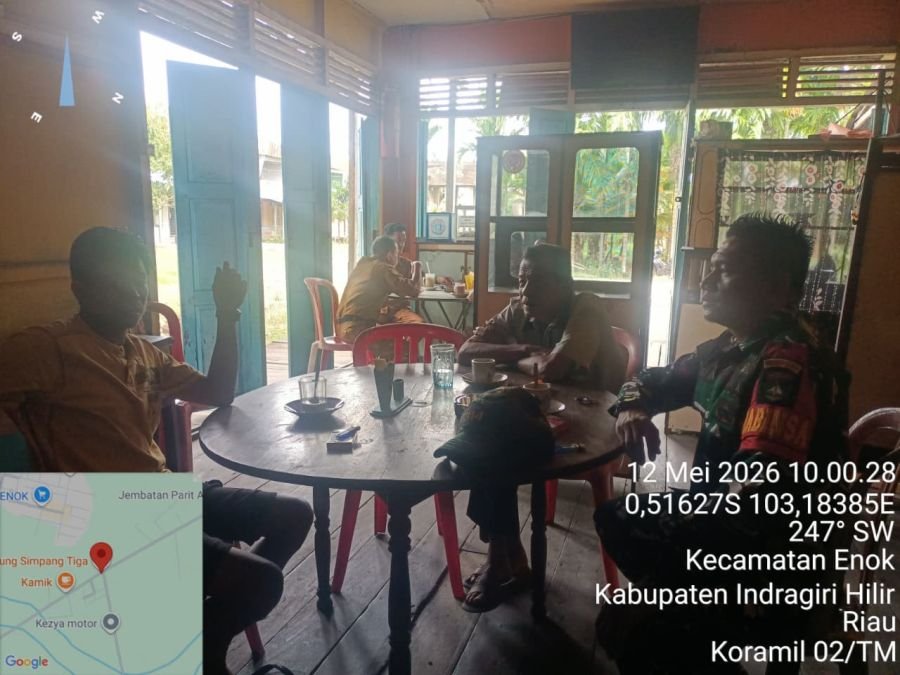 Pererat Silaturahmi dan Cegah Gangguan Kamtibmas, Babinsa Koptu M. Adrian Koramil 02/TM Melaksanakan