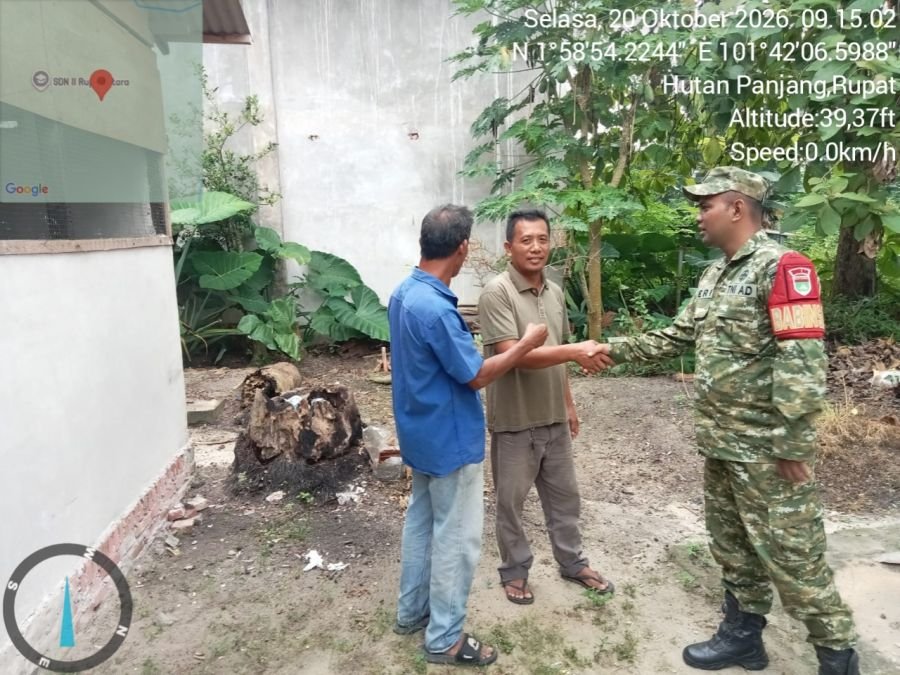 Pererat Silaturahmi dan Jaga Kondusifitas, Babinsa Koramil 04/Rupat Gelar Komsos di Desa