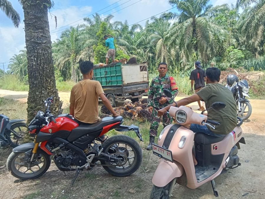 PERERAT SILATURAHMI DENGAN MASYARAKAT BABINSA KOMSOS BERSAMA WARGA BINAAN