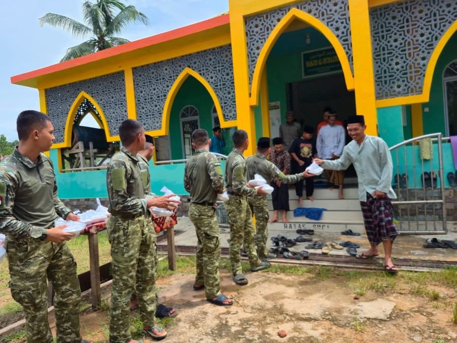 Pererat Silaturahmi, Yonif TP 849/BS Gelar Jumat Berkah di Masjid Al Muhajirin