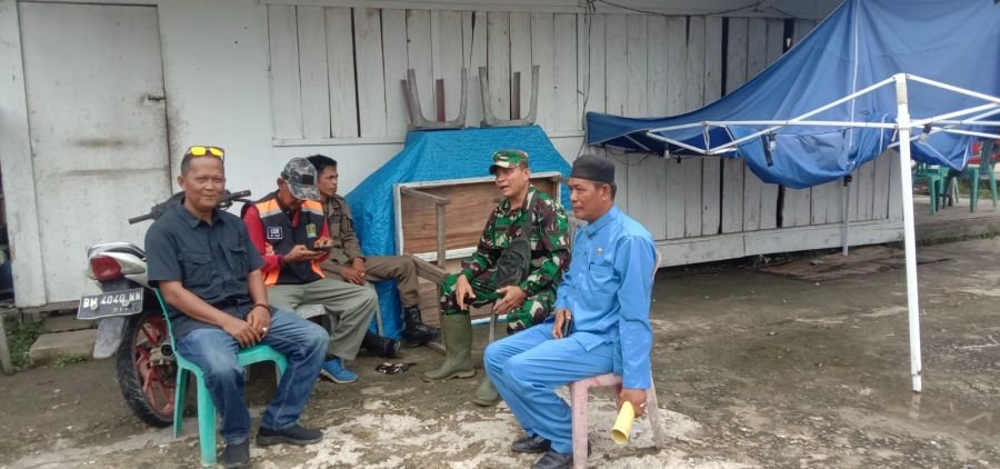 Pererat Sinergi, Babinsa 07/Reteh Komsos Dengan Mitra Karib di Kelurahan Benteng