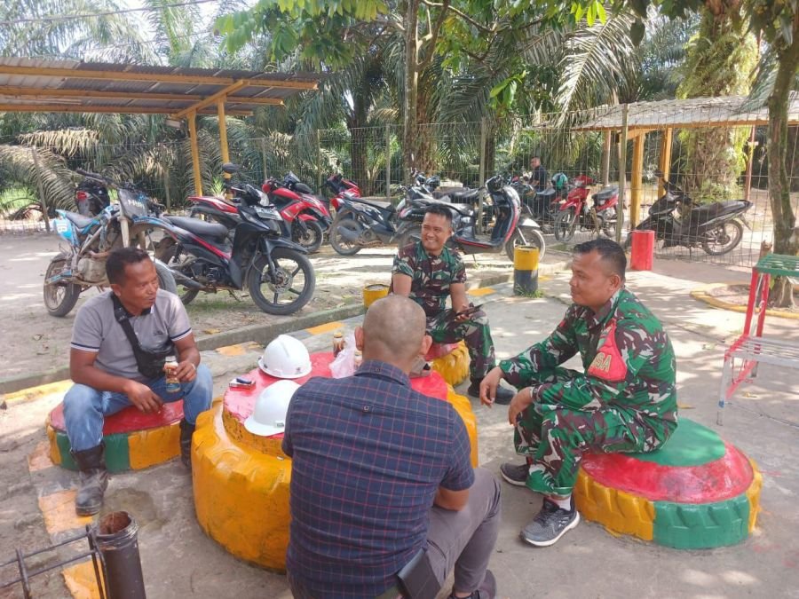 Pererat Sinergitas dan Jaga Kondusifitas Wilayah, Babinsa Aktif Bangun Komunikasi.
