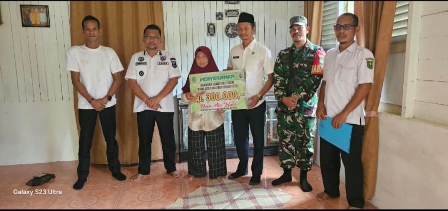 PERIHAL: BABINSA SERKA HENDRY PURWANTO MELAKSANAKAN PENDAMPINGAN PENYALURAN BLT DD BULAN AGUSTUS DAN