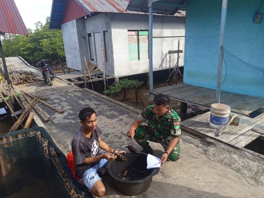 PERIHAL: KEGIATAN BABINSA KORAMIL 06/SERASAN SERTU SUWARNO MELAKSANAKAN KOMSOS BERSAMA WARGA BINAAN