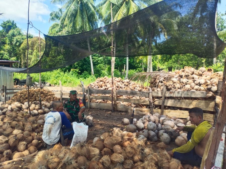 PERIHAL: KEGIATAN KOMSOS BABINSA KORAMIL 06/SERASAN POS RAMIL SUBI