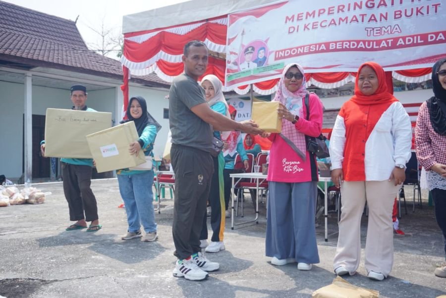 Peringati HUT ke-81 RI, Kecamatan Bukit Kapur Gelar Senam Bersama dan Pembagian Hadiah