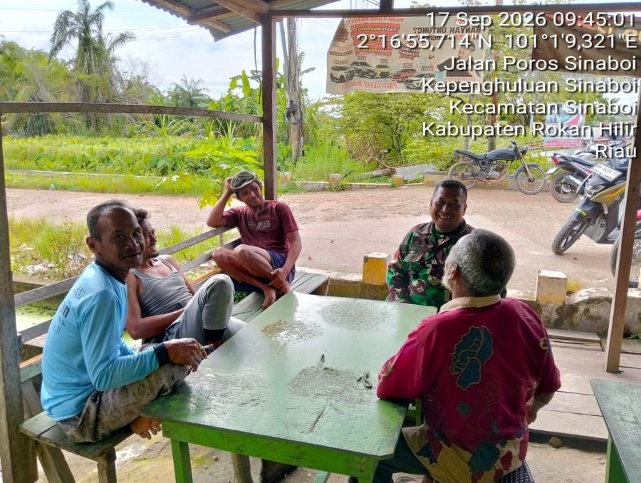 Perkokoh Persatuan, Babinsa Koramil 01/Bangko Koptu Heri S Gelar Komsos Kampung Pancasila di Sinaboi