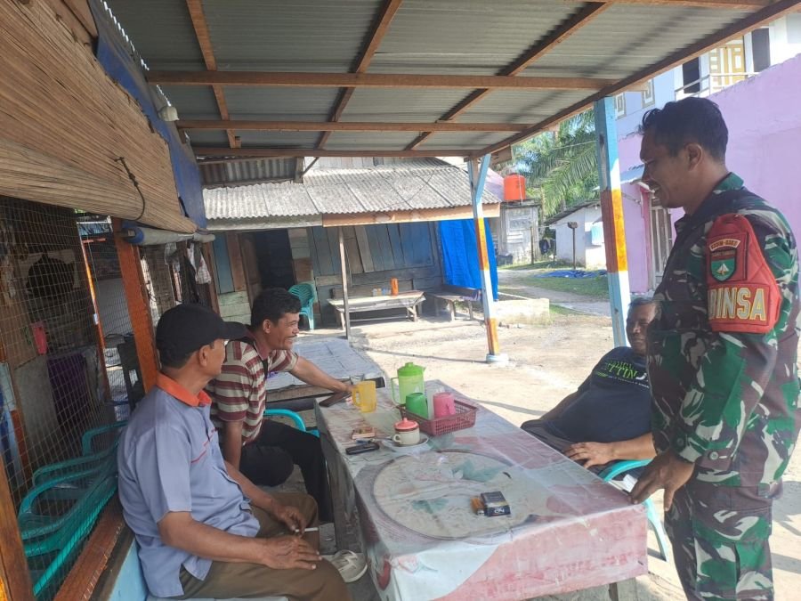 Perkuat Jati Diri Bangsa, Sertu Joni Sosialisasikan Pancasila di Desa Batin Sebanga