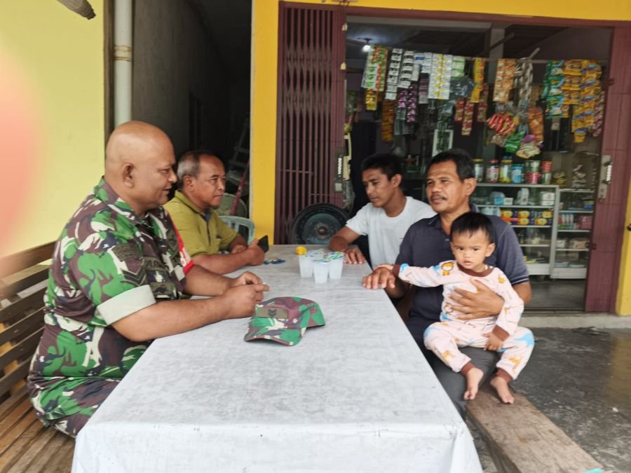 Perkuat Kamtibmas, Babinsa Koramil 06/Sukajadi Dorong Warga RW 08 Siapkan Pos Ronda