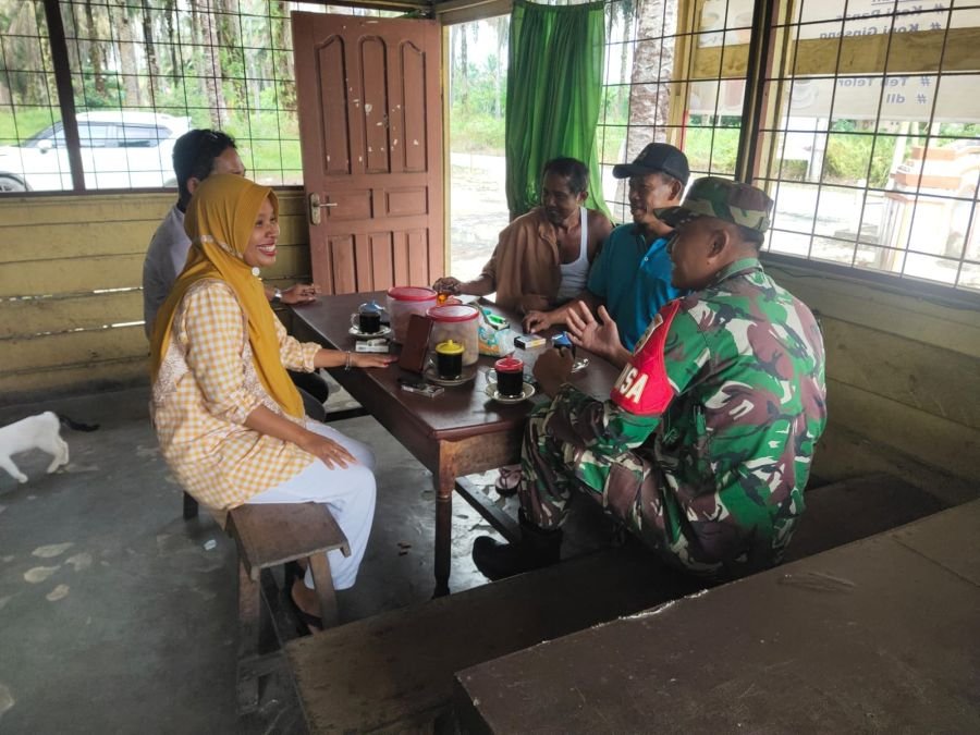Perkuat Kebersamaan dan Bentengi Warga dari Narkoba, Serka Warto Laksanakan Komsos di Srigading