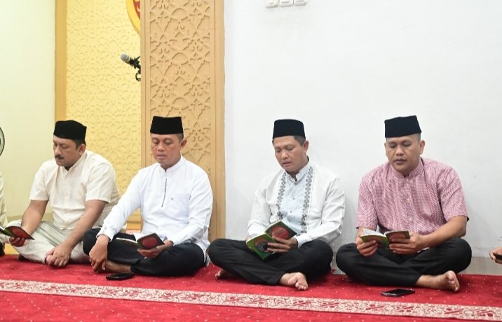 Perkuat Keimanan dan Kebersamaan Personel Lanud RSN dan Insub Laksanakan Yasinan Secara Bergiliran