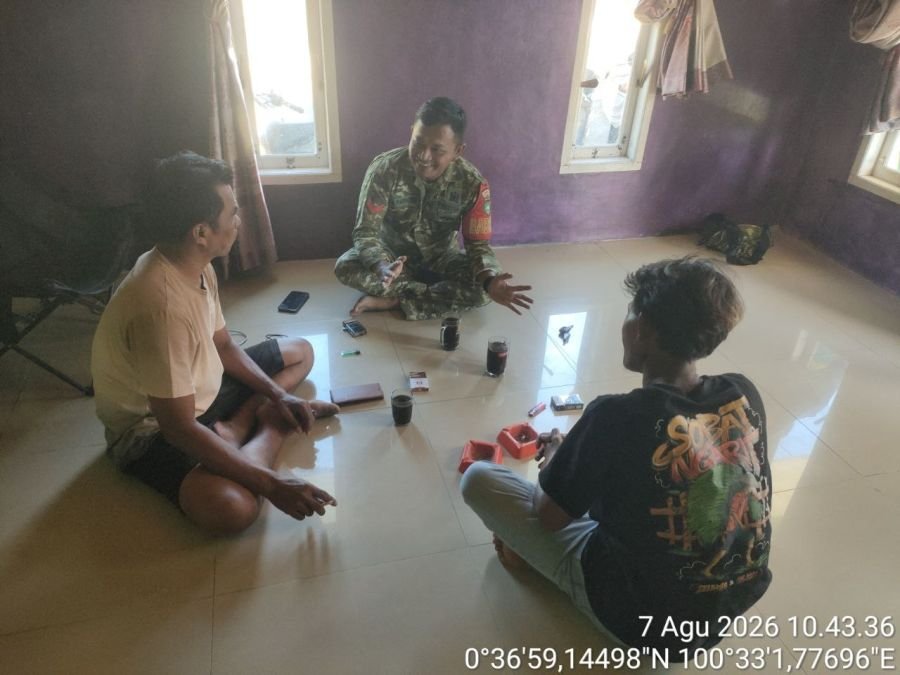 Perkuat Kemanunggalan TNI dan Rakyat, Babinsa Koramil 08/TDN Datangi Rumah Warga Binaan