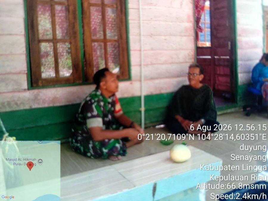 Perkuat Kemanunggalan TNI-Rakyat, Babinsa Pulau Duyung Ajak Warga Jaga Persatuan dan Kesatuan Bangsa