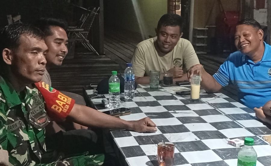 Perkuat Kesiapsiagaan Wilayah, Babinsa Koramil 06/Senayang Ajak Masyarakat Cegah Kebakaran Sejak Din