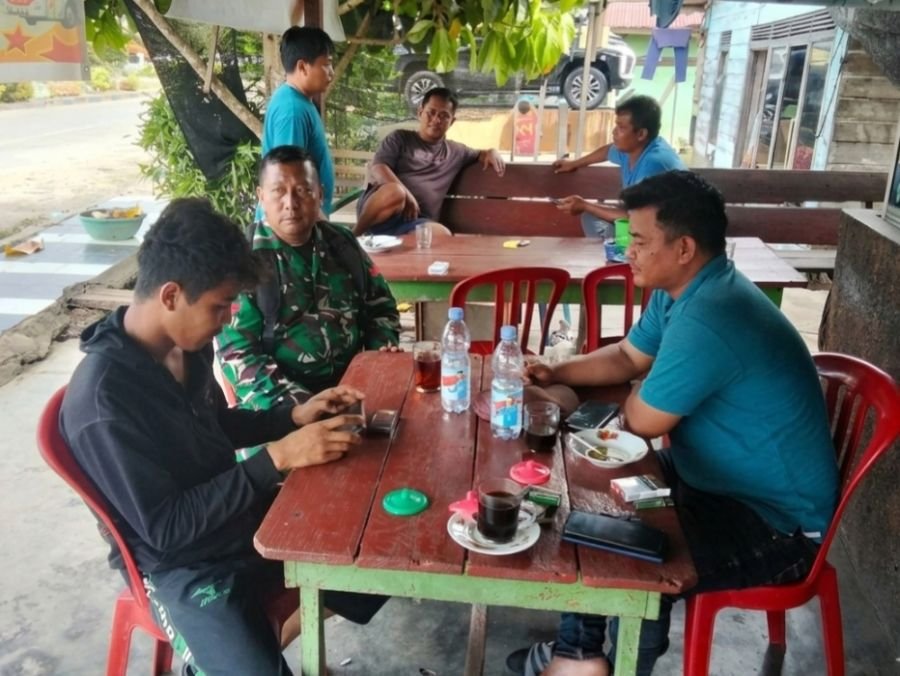 Perkuat Nilai Nilai Luhur, Babinsa Koramil 01/Bangko Gelar Komsos Kampung Pancasila di Raja Bejamu