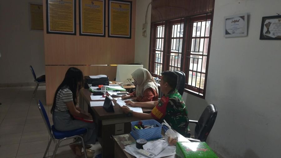 Perkuat Pembinaan Teritorial, Babinsa Koramil 06/Sukajadi Perbarui Data Wilayah di Kelurahan Delima