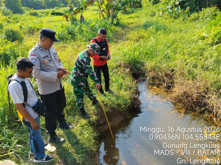 Perkuat Pengawasan di Wilayah Sendiri, Babinsa Gunung Lengkuas Laksanakan Patroli Terpadu Bersama Ma