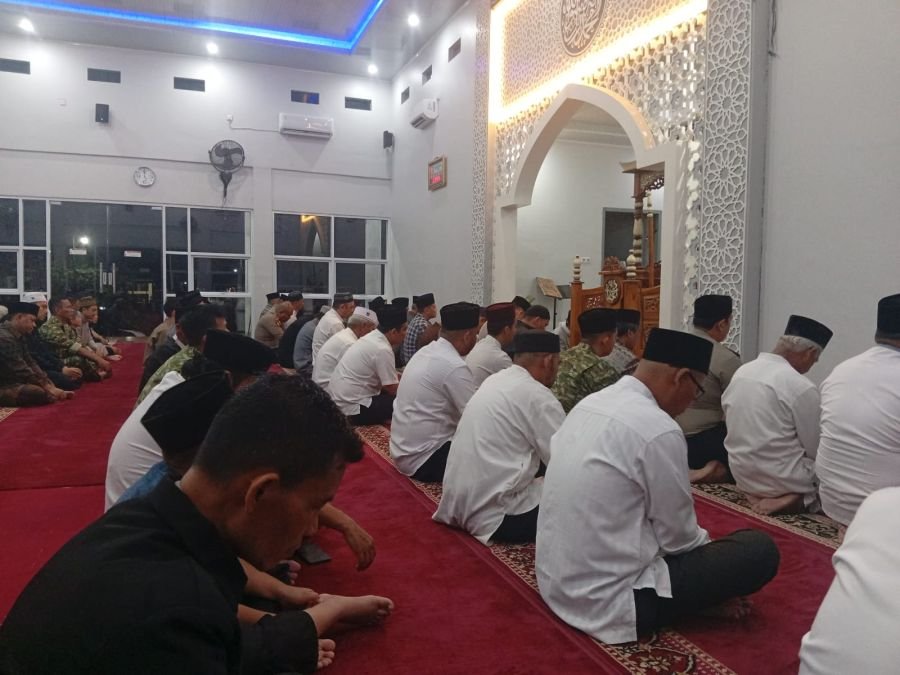 Perkuat Sinergi dan Kerukunan, Babinsa Labuh Baru Barat Monitoring Gerakan Salat Subuh Berjamaah