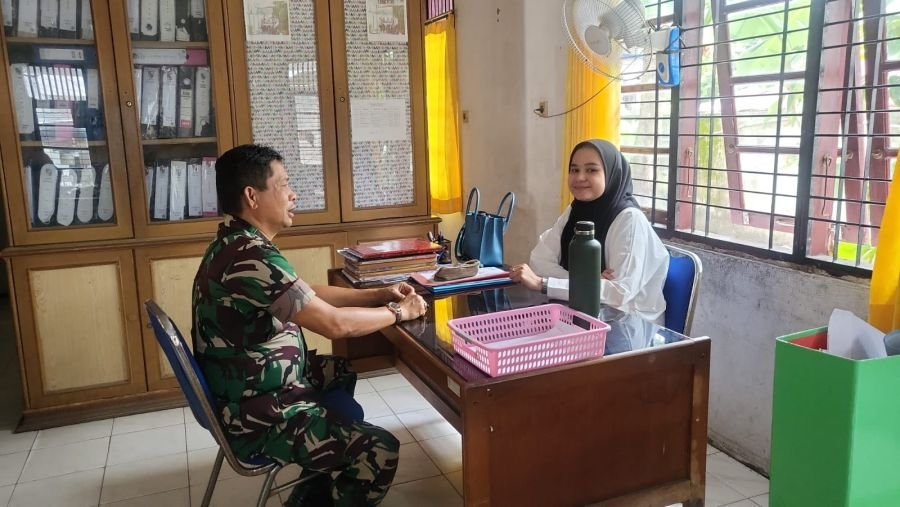 Perkuat Sinergi Kewilayahan, Babinsa Kedung Sari Jalin Komsos dengan Aparatur Kelurahan