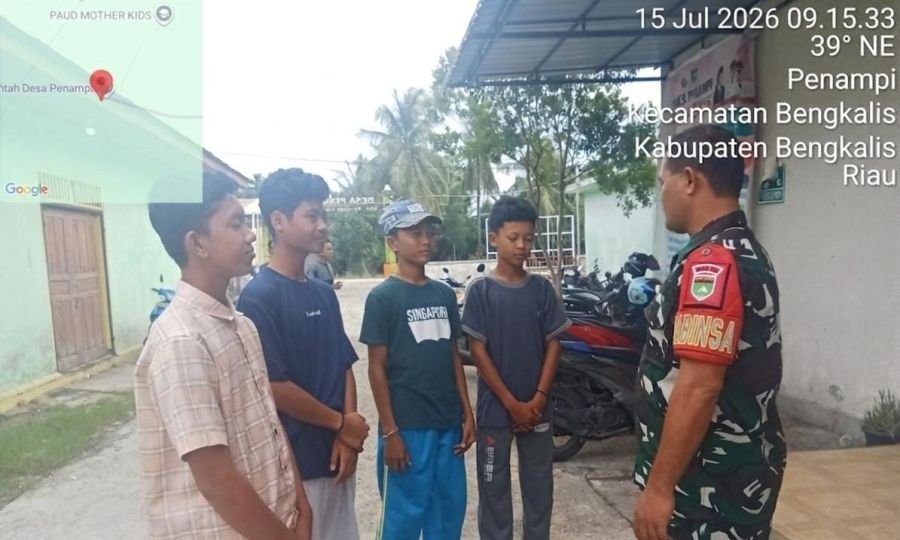 Perkuat Wawasan Kebangsaan, Babinsa Serda Asnawi Gelar Sosialisasi Kampung Pancasila di Desa Penampi