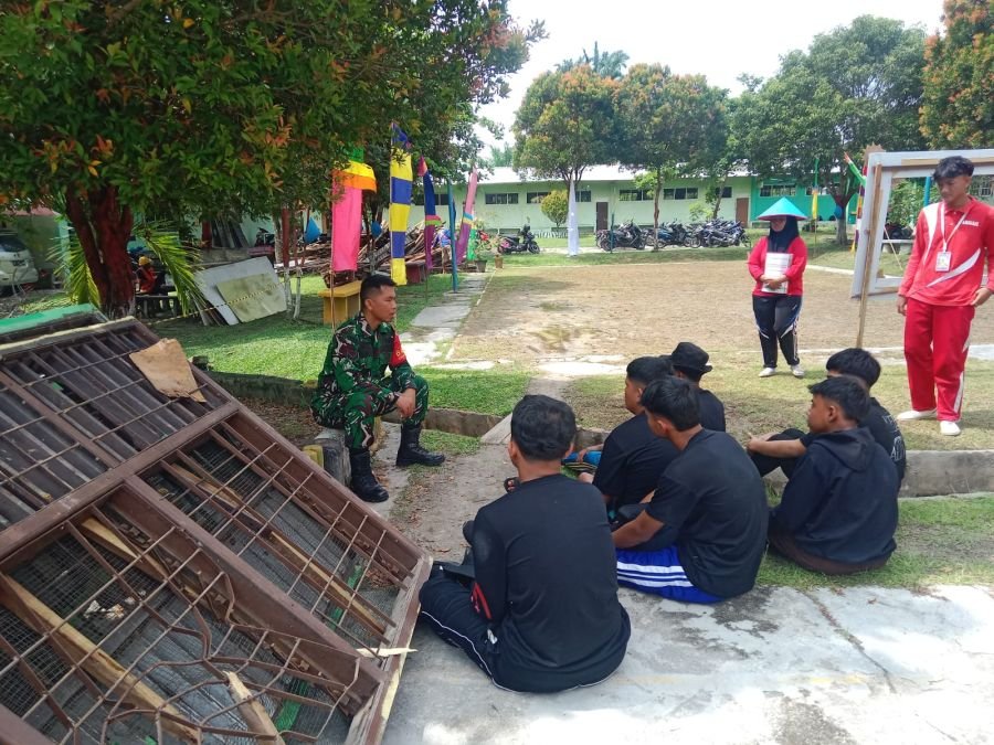 Perkuat Wawasan Kebangsaan, Sertu Fikri Sosialisasikan Nilai Pancasila di Kelurahan Air Jamban