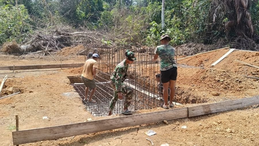 Pers Kodim 0302/Inhu Berjibaku selesai kan Jembatan Gantung Garuda Tahap V di Desa Talang Perigi 
