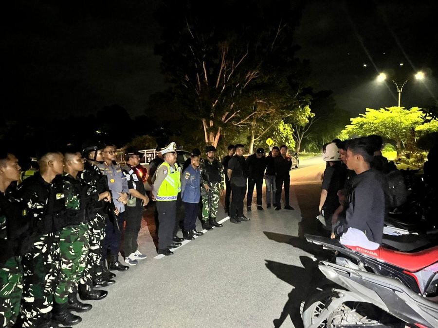 Personel Brigif TP 89/GG melaksanakan patroli gabungan bersama polisi, dishub, satpol pp di sekitara