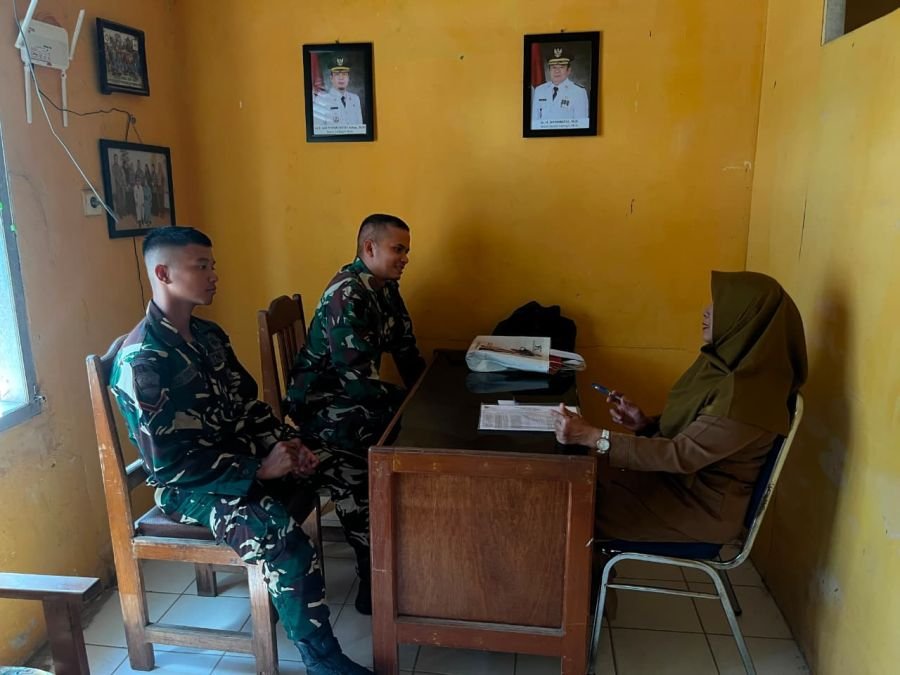 Personel Kompi Senapan B Yonif TP 850/SC mengasah kemampuan Komsos