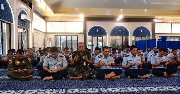 Personel Lanud RSN Gelar Doa Bersama Demi Suksesnya Demo Udara di Batujajar