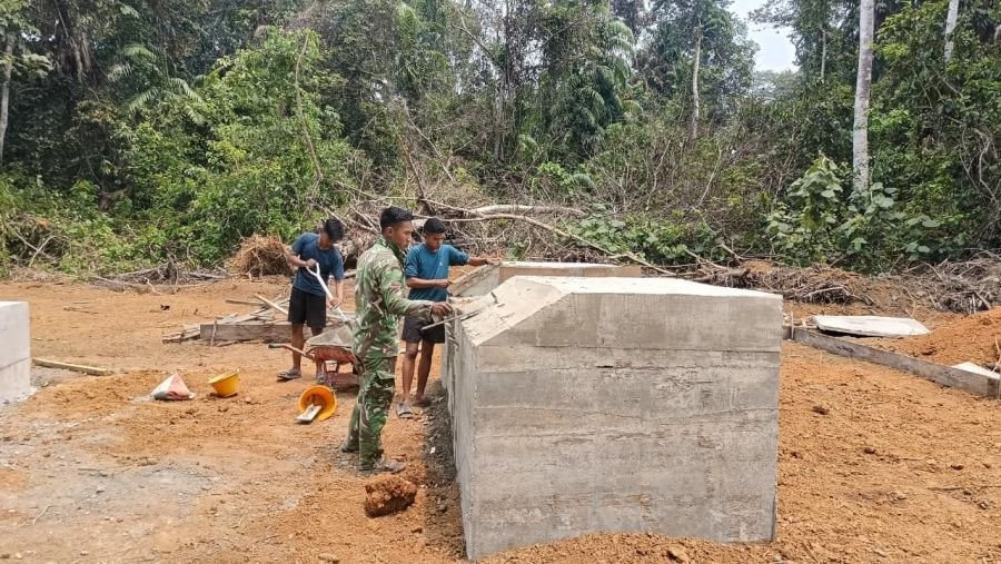 Personel Yonif TP 850/SC Semangat dan Antusiasme Tinggi Dalam Membangun Jembatan