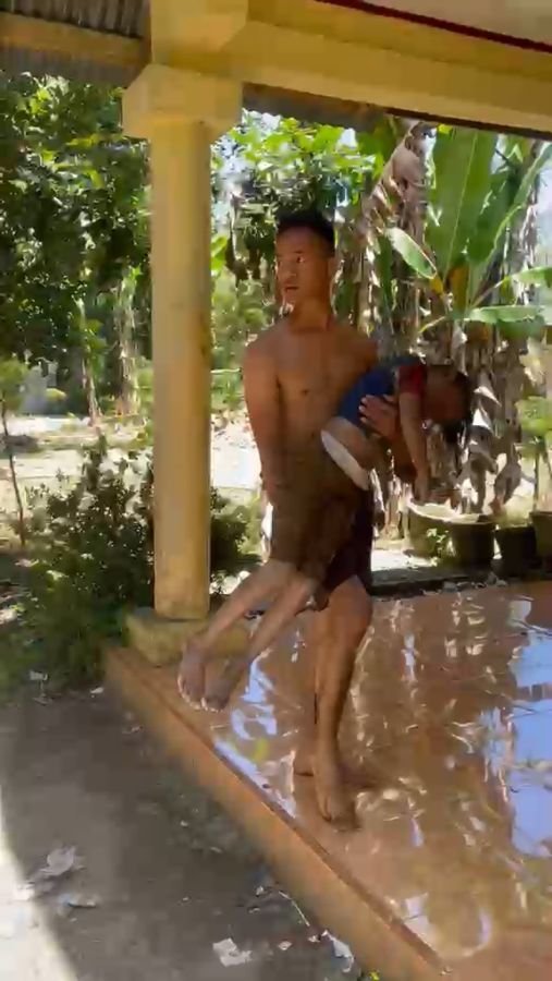 Personel Yonif TP 850/SC Temukan Jasad Anak Hilang di Sungai