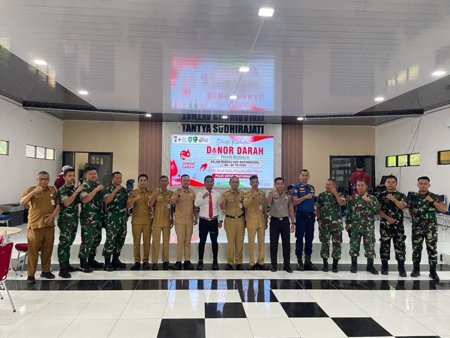 Personil Koramil 01 Bengkalis Melaksanakan Donor Dara Dalam Rangka HUT BHAYANGKARA YANG KE 80