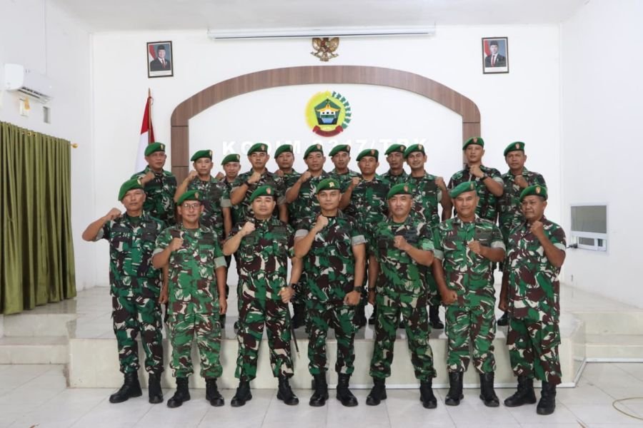 Pindah Satuan, Letda Riza Terima Penghargaan dari Dandim Karimun